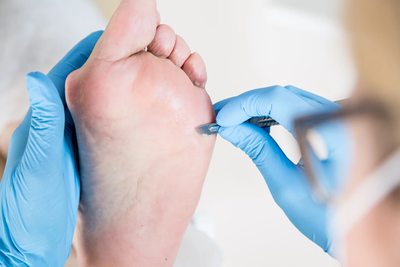 podolog-gdy-twoje-stopy-wolaja-o-pomoc-f